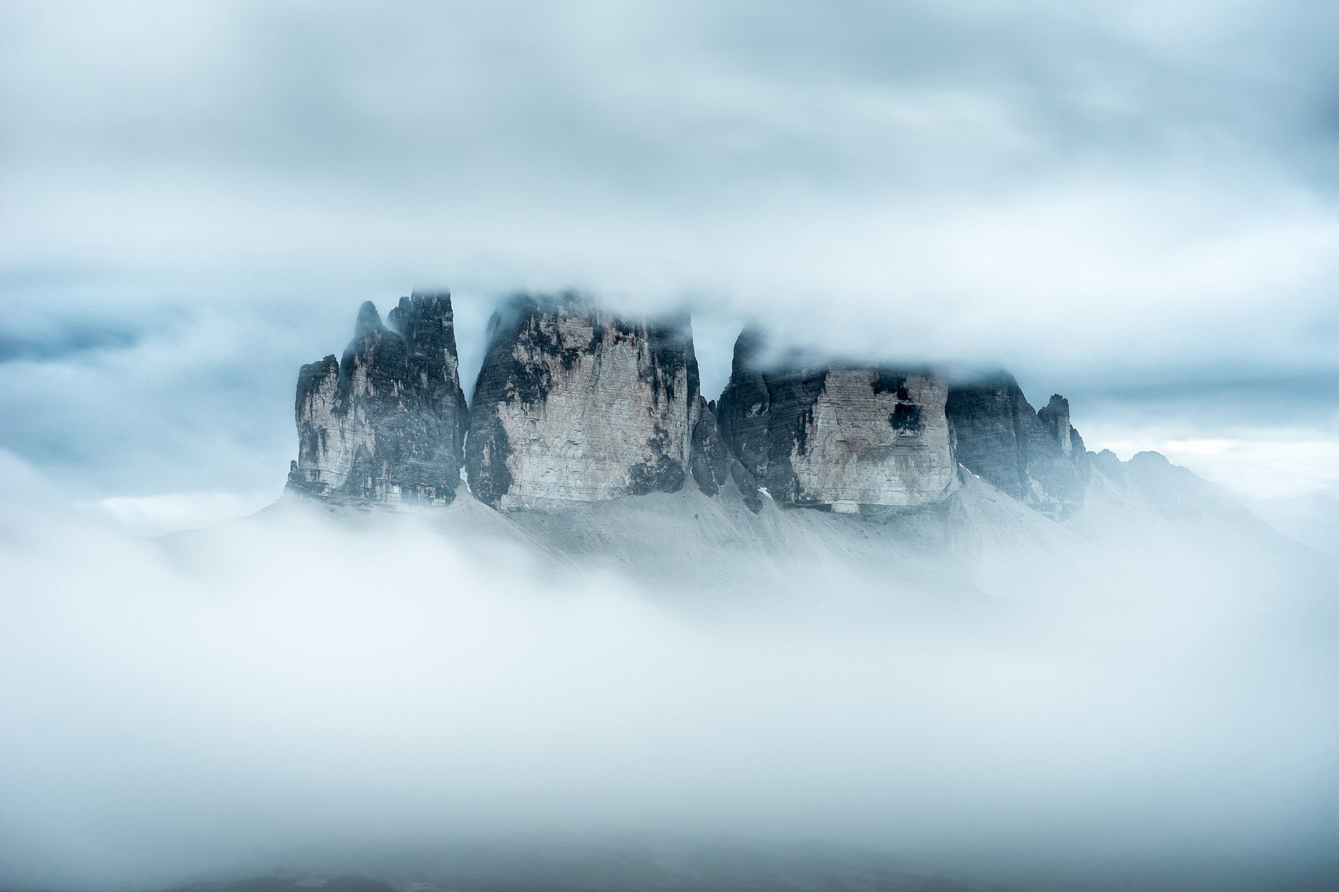 <img src=“portfolio/suedtirol/drei-zinnen-dolomiten-suedtirol.jpg“ title=“Drei Zinnen Dolomiten Suedtirol“ alt=“Drei Zinnen Dolomiten Suedtirol“/>